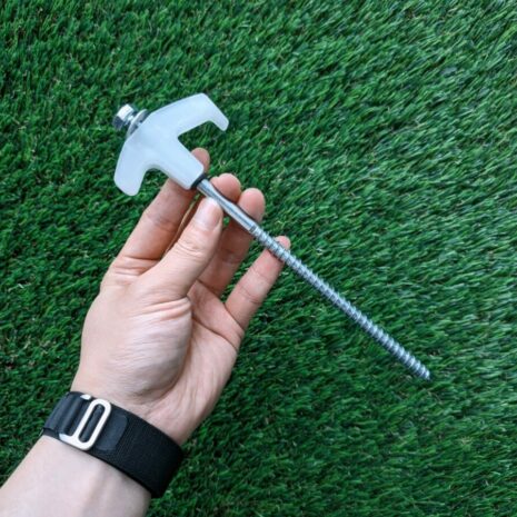 Luminous Galvanised Screw in Pegs with Carry Case 15pc