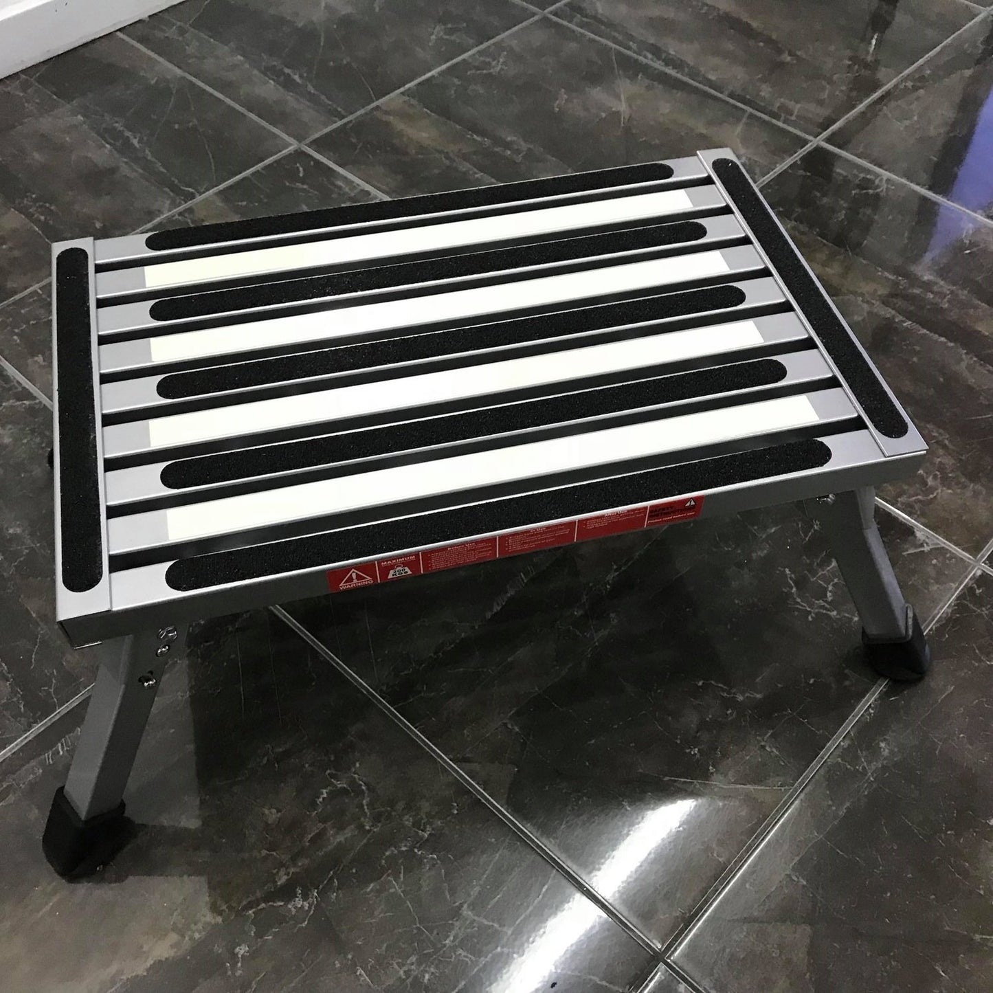 Illuminating single folding portable caravan camping step