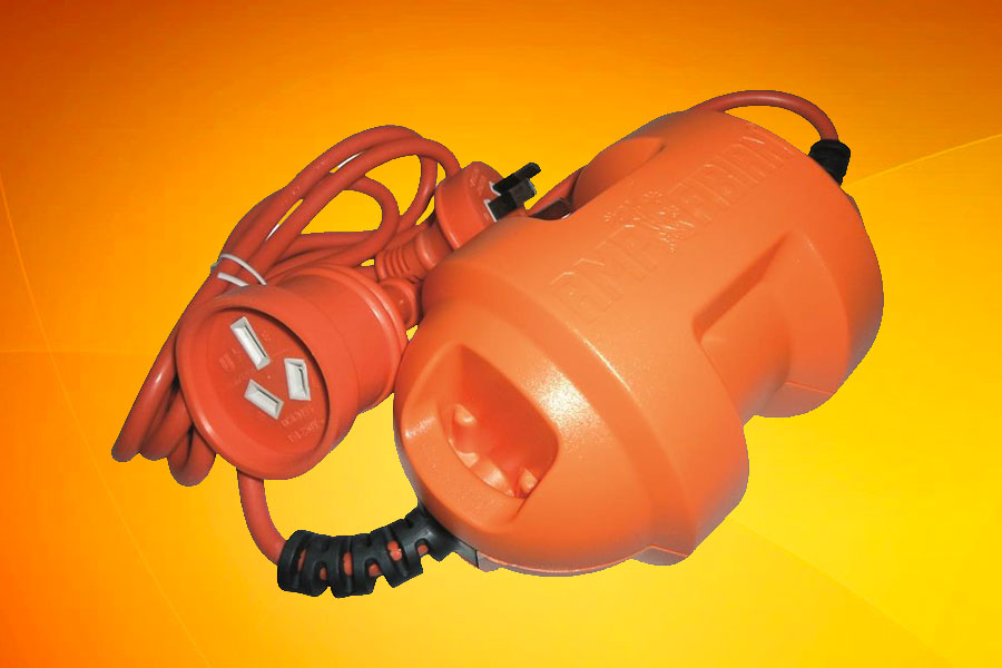Ampfibian Mini 15A to 10A 240v Power Adapter