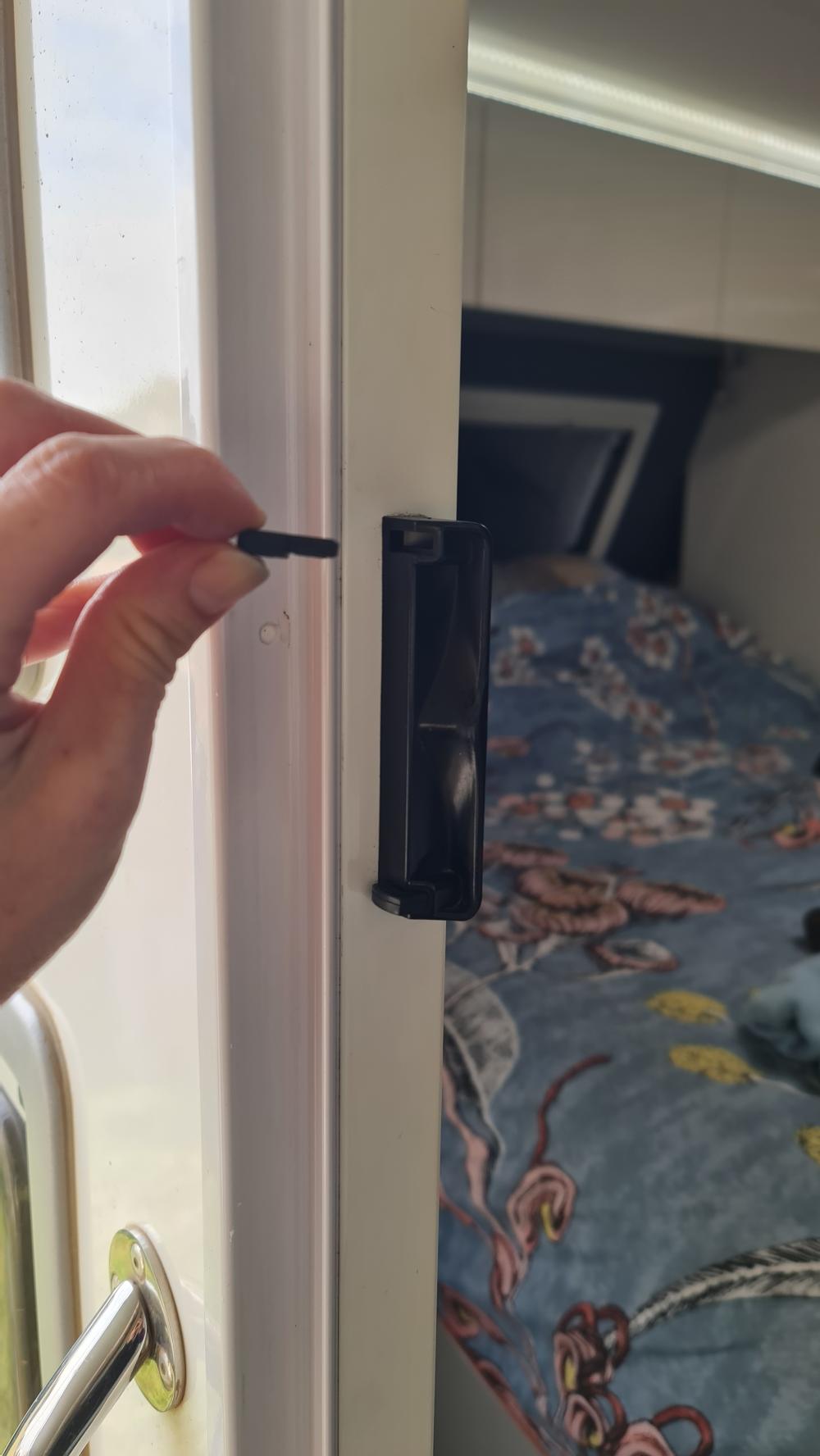 Bumper Striker - Suit Dometic CaraD 600F Doors