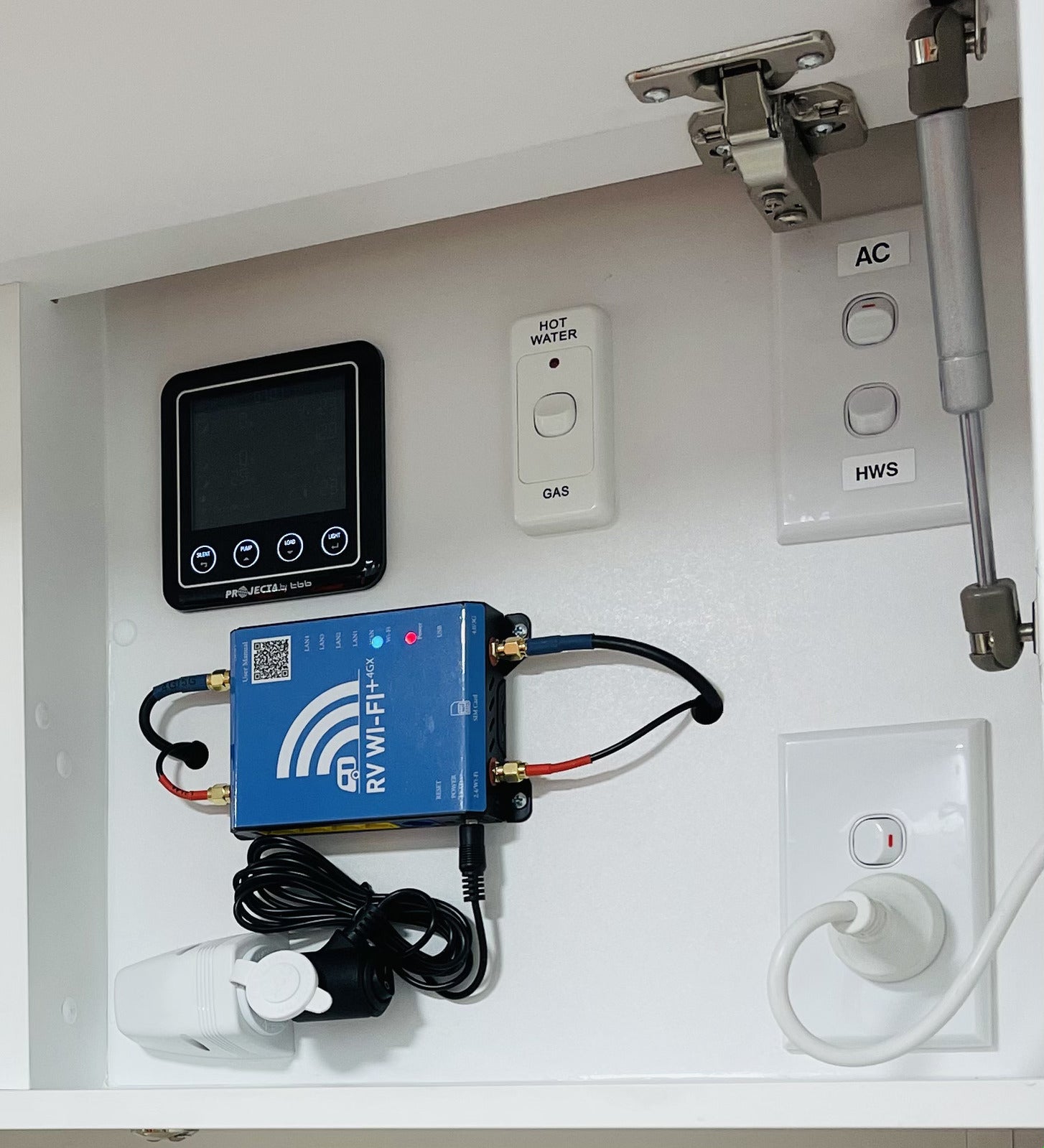 RV WIFI+5G PORTABLE CARAVAN WIFI INTERNET | Caravan Accessories ...