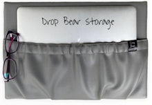 Load image into Gallery viewer, Drop Bear Wide storage pocket in vinyl - Various colors
